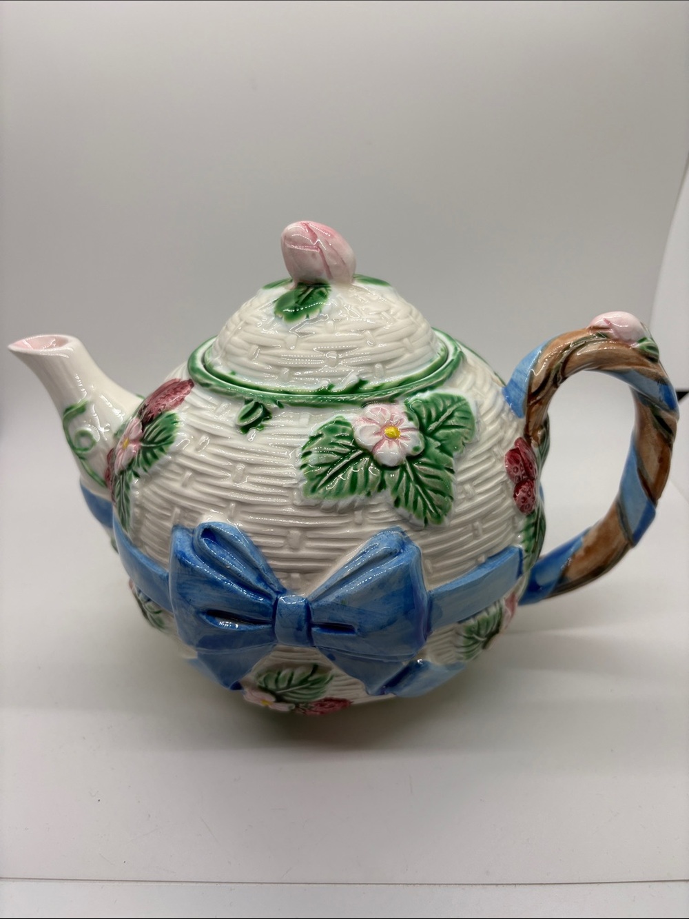 VTG Bow Strawberry Haldon Group Basketweave Teapot